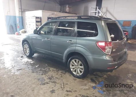 2013 Subaru Forester 2.5X Premium из США, поврежденный, VIN JF2SHADC7DH427521